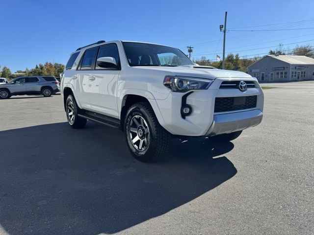 Used 2024 Toyota 4Runner TRD Off-Road image 3