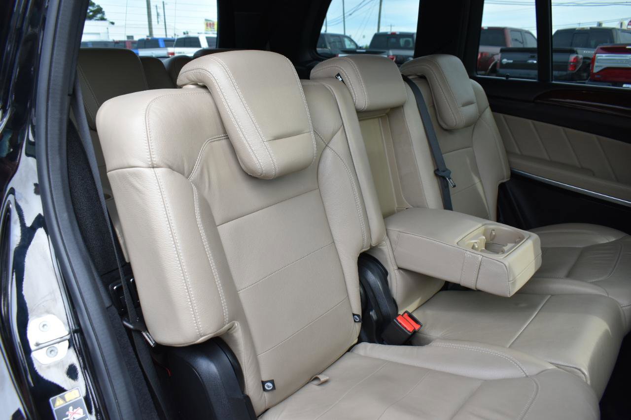 Used 2016 Mercedes-Benz GL 550 4MATIC image 31