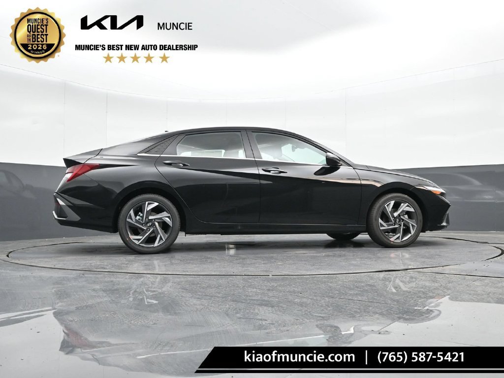 Used 2025 Hyundai Elantra Limited w/ Cargo Package FWD image 39