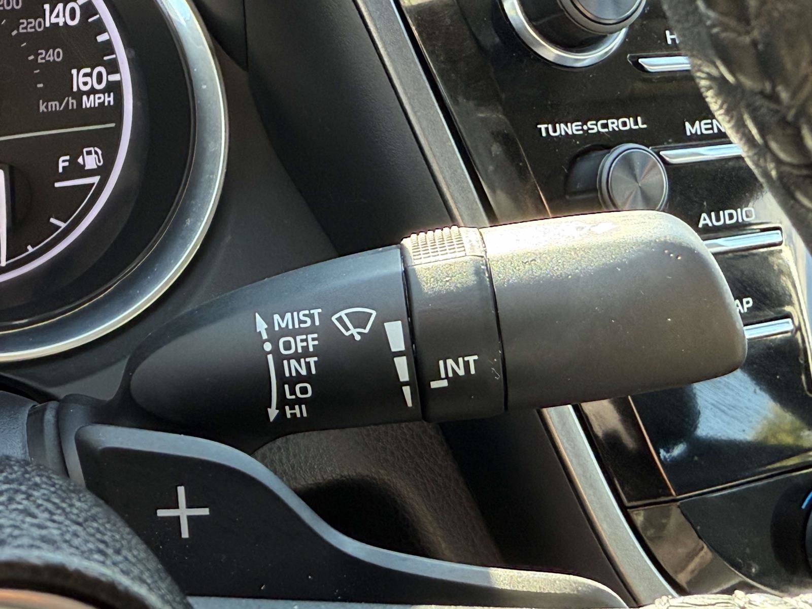 Used 2020 Toyota Camry SE FWD image 24
