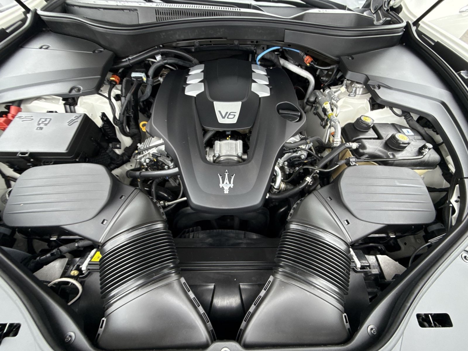 Used 2022 Maserati Levante GT AWD/4WD image 30