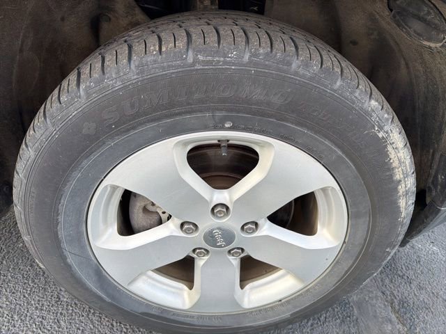 Used 2012 Jeep Grand Cherokee Laredo image 25