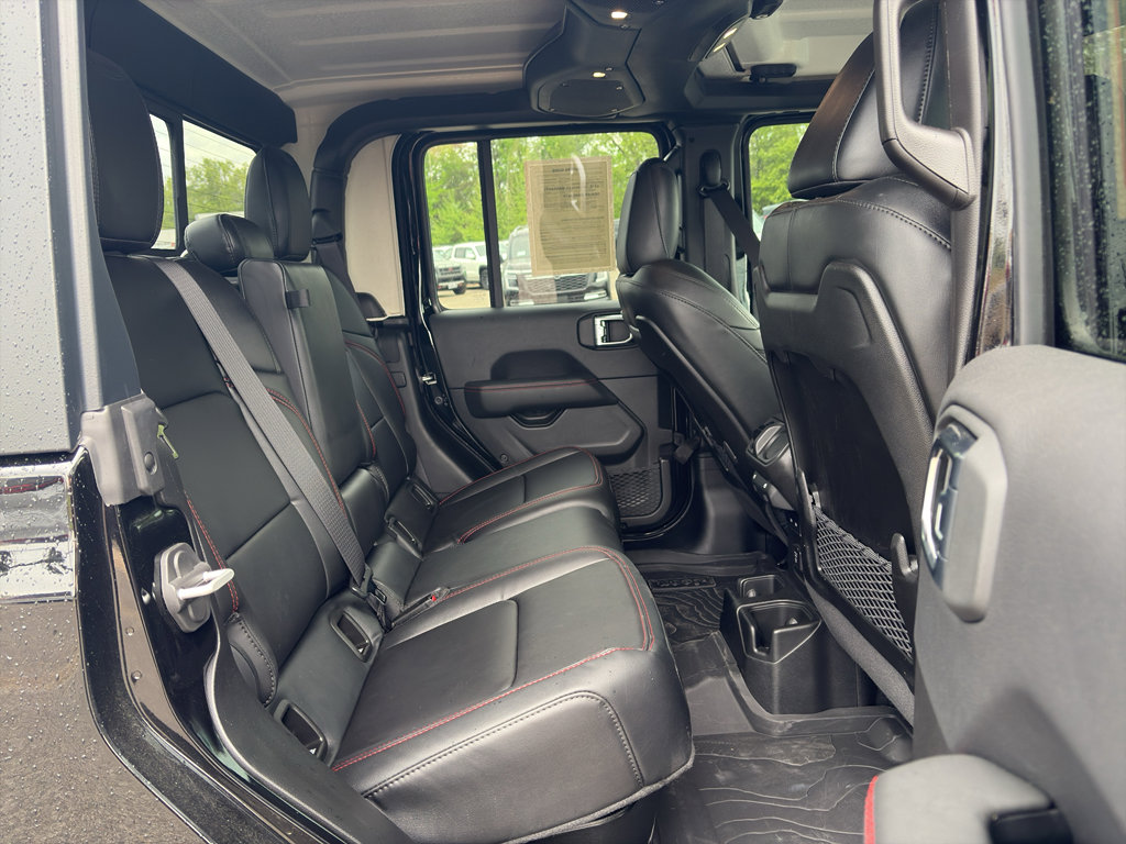 Used 2025 Jeep Gladiator Rubicon w/ Convenience Group image 15