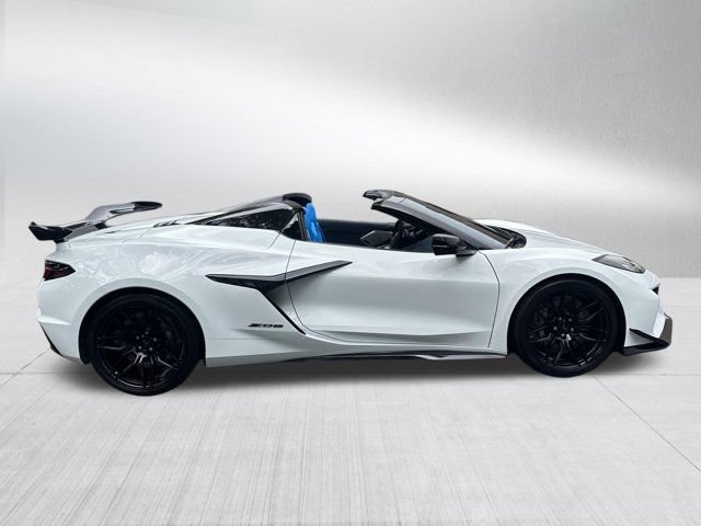 Used 2024 Chevrolet Corvette Z06 w/ Z07 Performance Package RWD image 9