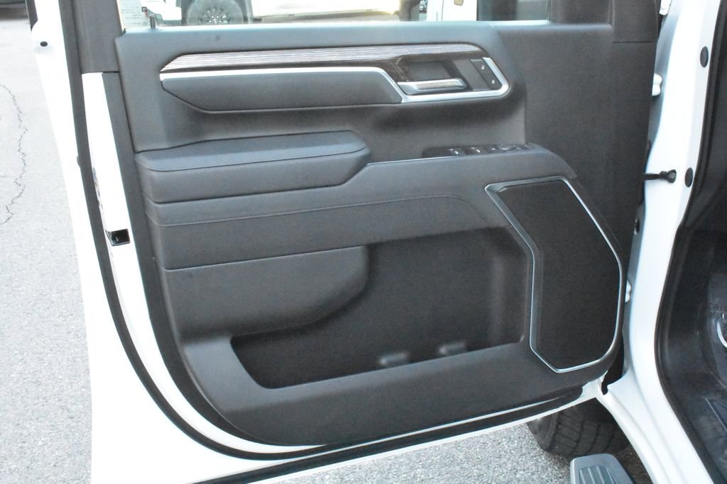 Certified 2025 GMC Sierra 3500 SLE w/ SLE Convenience Package image 18