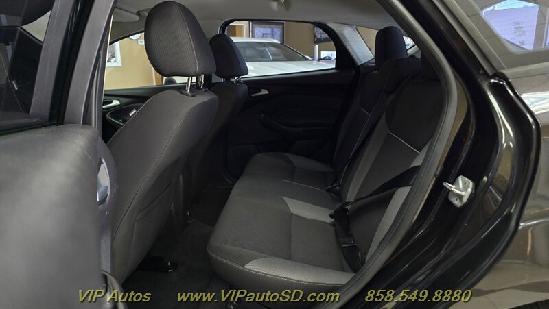 Used 2014 Ford Focus SE FWD image 17