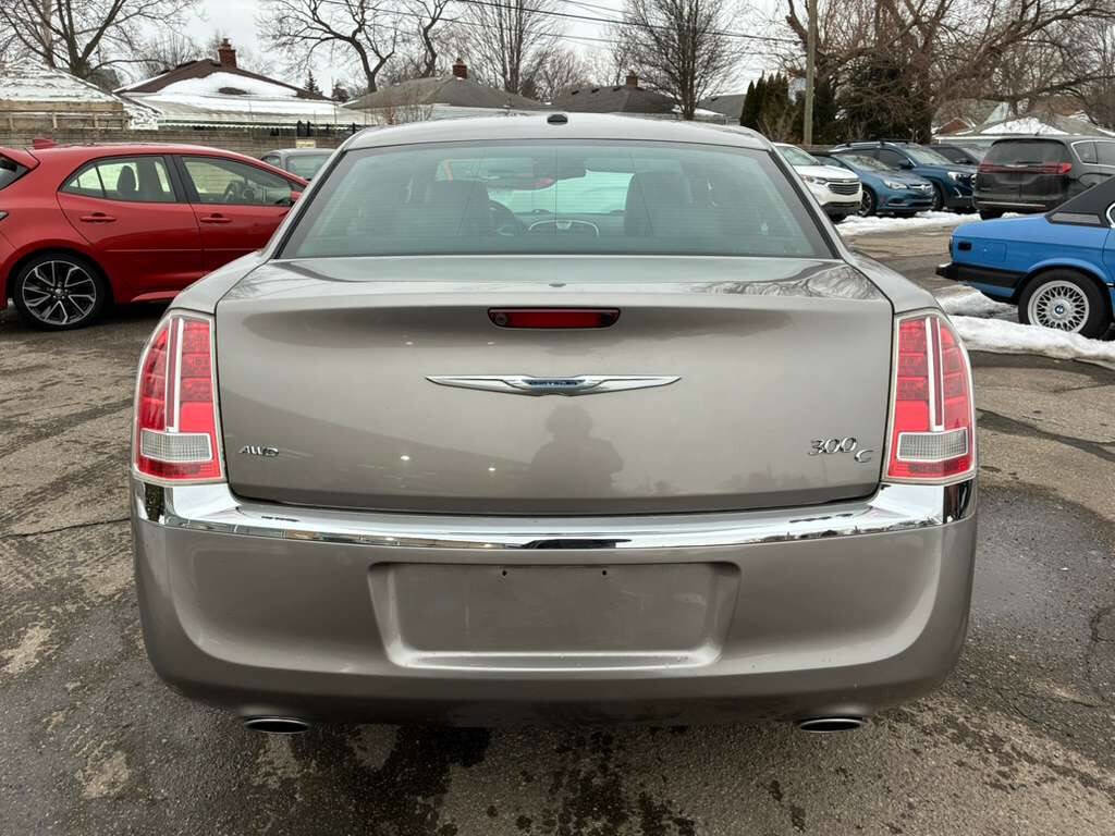 Used 2014 Chrysler 300 C image 7