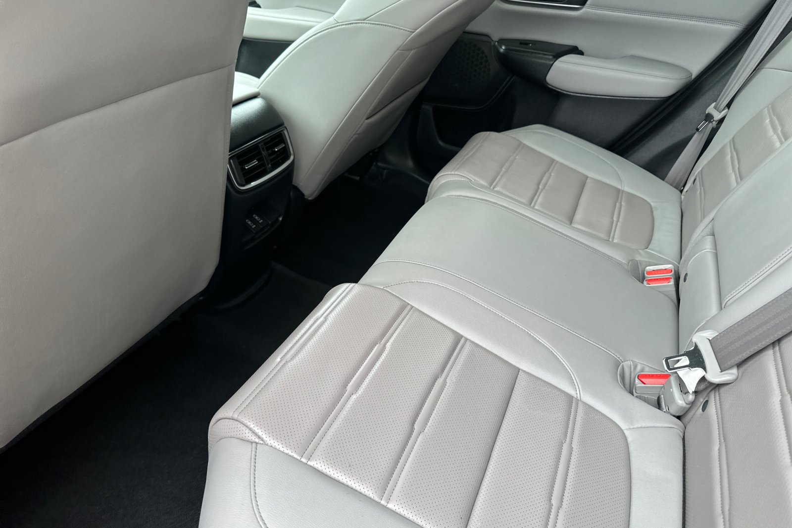 Used 2020 Honda CR-V Touring image 12