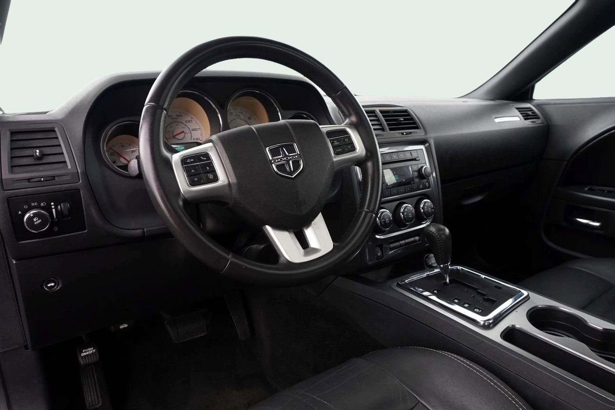Used 2013 Dodge Challenger SXT Plus image 17