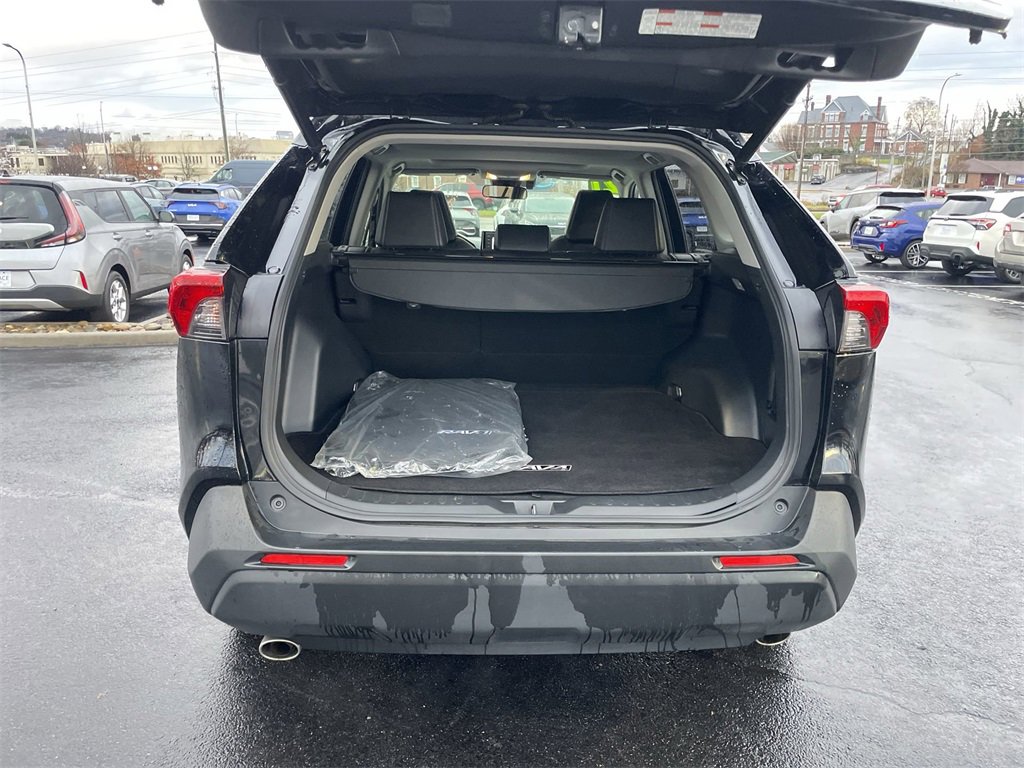 Used 2021 Toyota RAV4 XLE Premium image 36