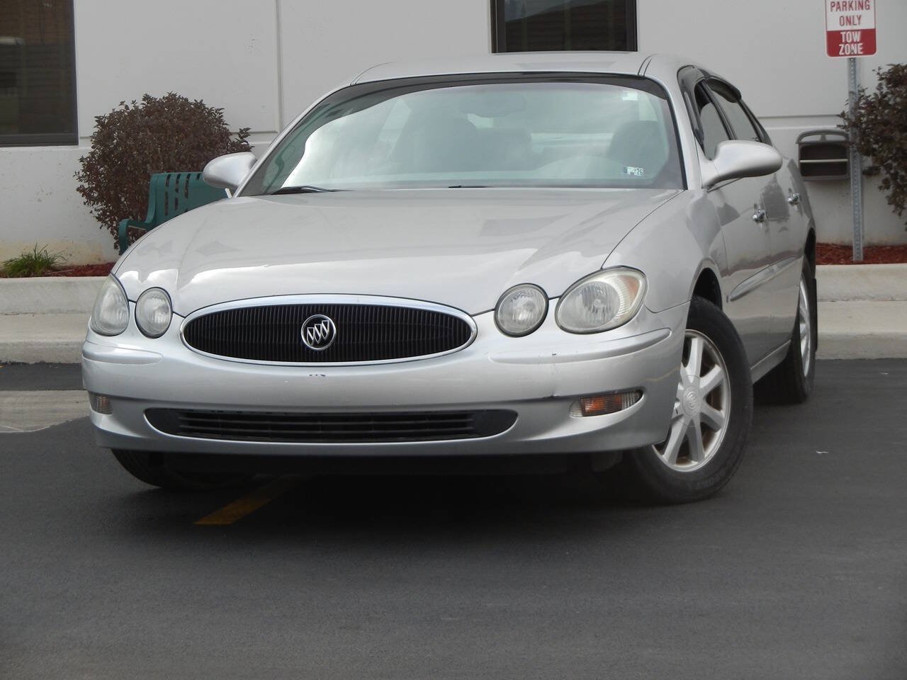 Used 2006 Buick LaCrosse CXL w/ Driver Confidence Package FWD image 4