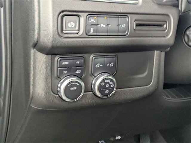 Used 2021 GMC Yukon XL SLT w/ SLT Premium Package image 15