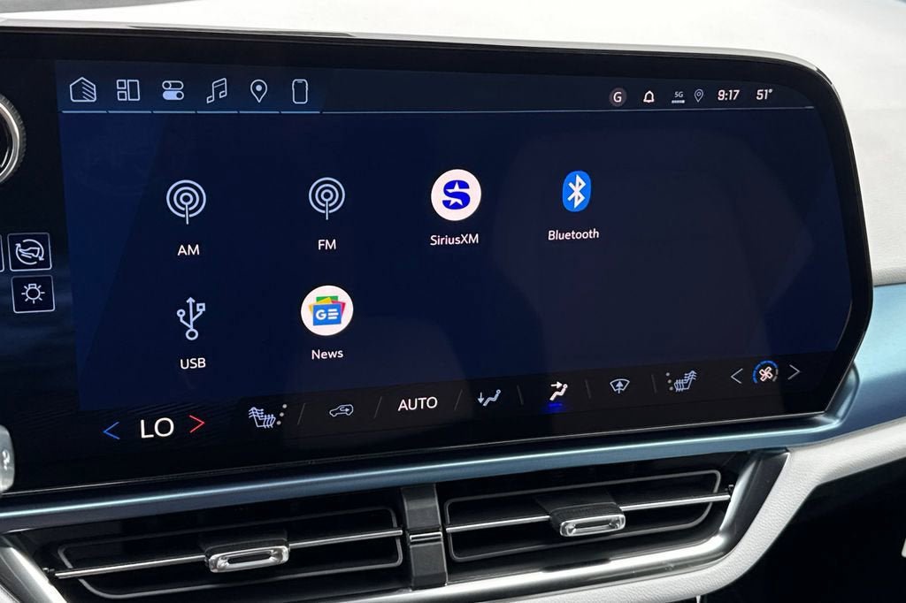 New 2026 Chevrolet Equinox EV LT w/ LPO, Blackout Package FWD image 18