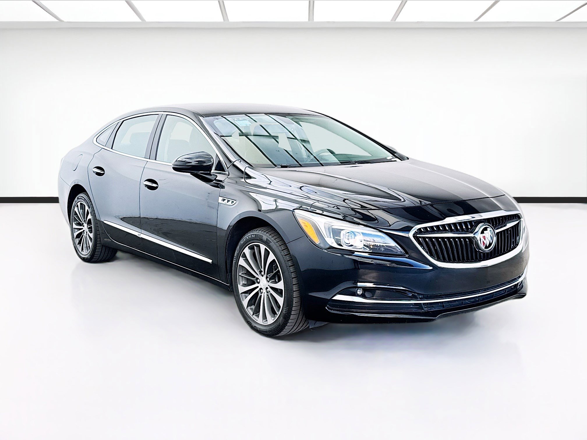 Used 2018 Buick LaCrosse Essence w/ Sights and Sounds Package FWD image 3