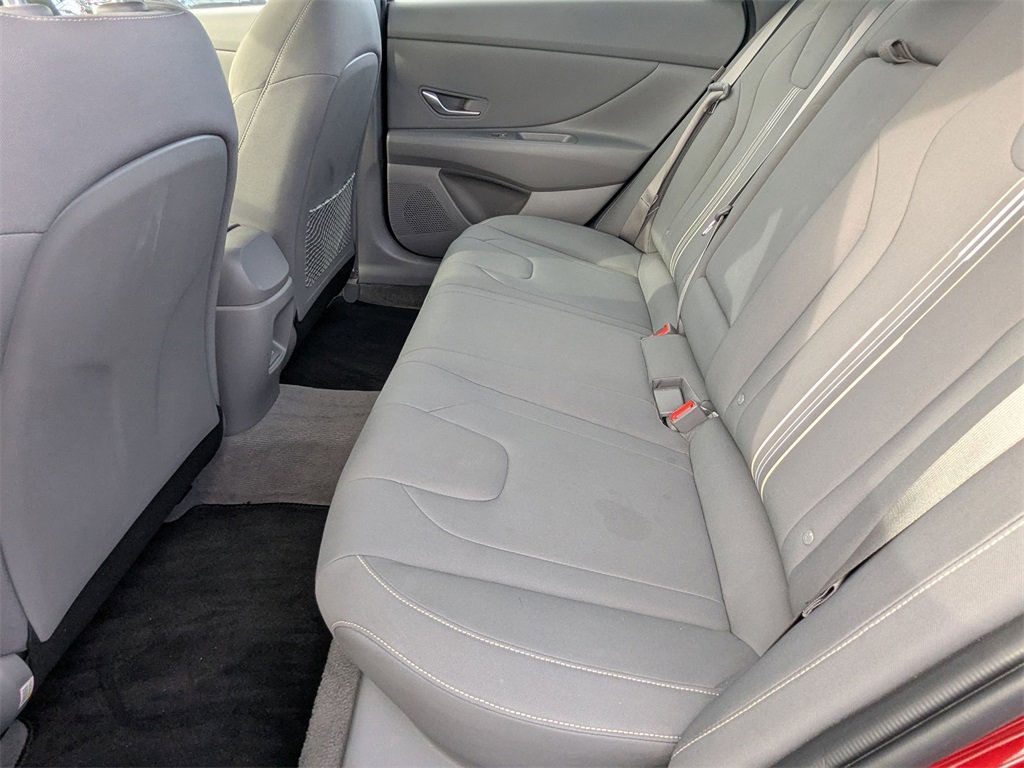 Certified 2024 Hyundai Elantra SEL w/ Convenience Package image 18