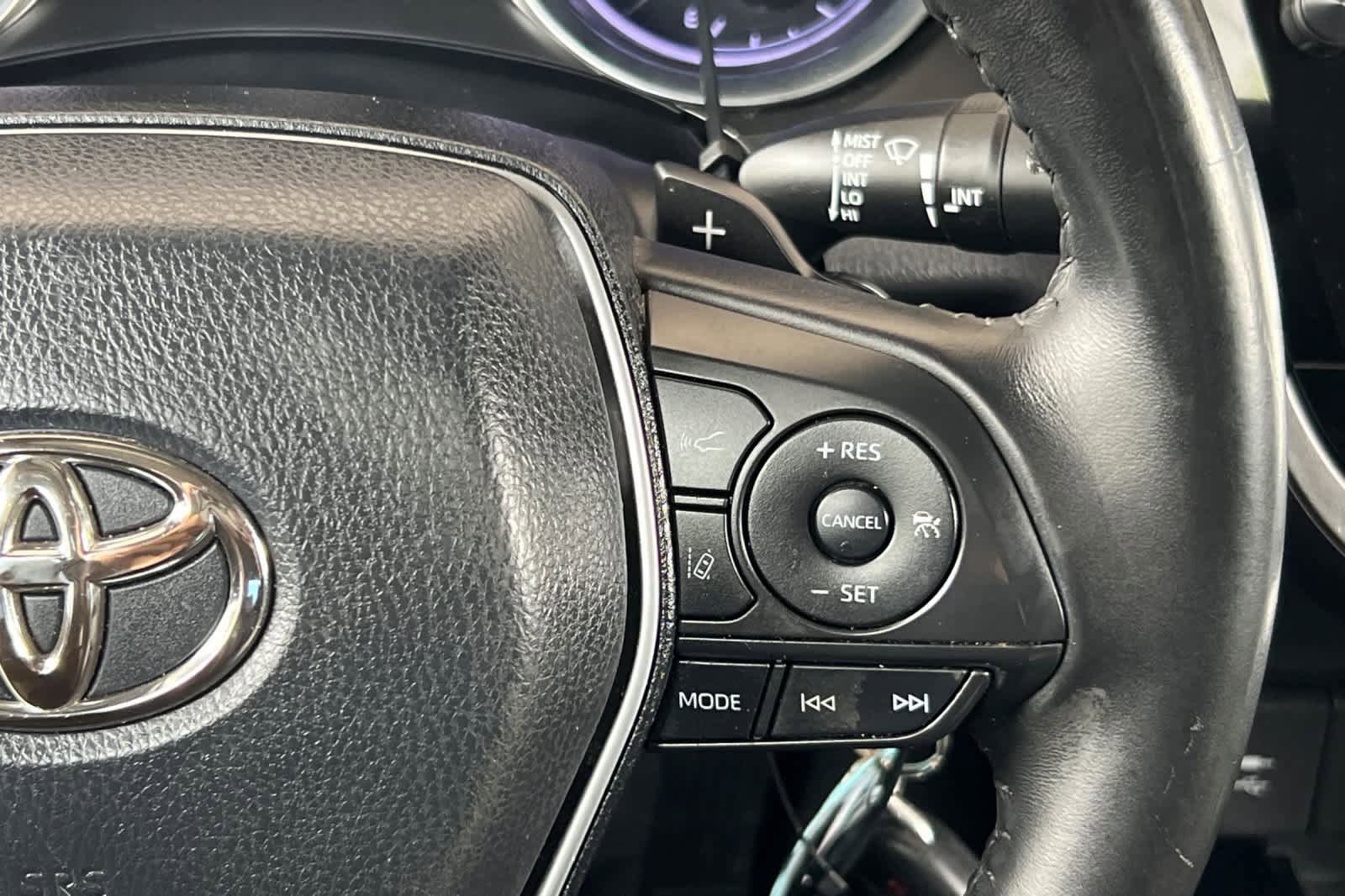 Used 2018 Toyota Camry SE FWD image 24