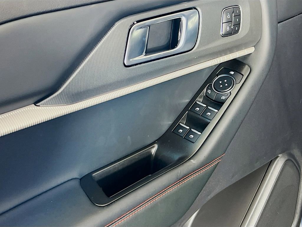 New 2026 Ford Explorer ST-Line w/ ST-Line Street Pack image 12