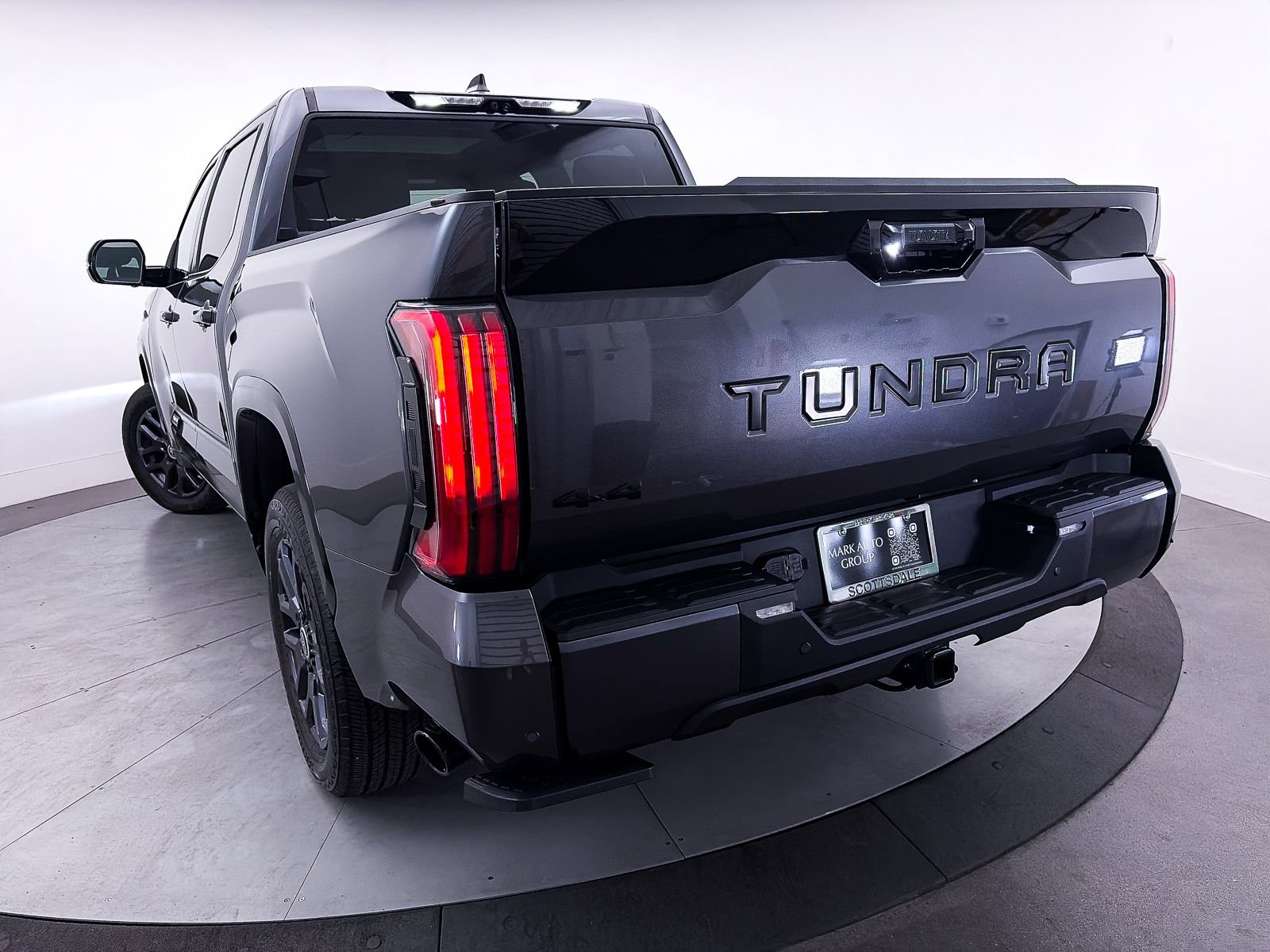 Used 2024 Toyota Tundra Platinum AWD/4WD image 11