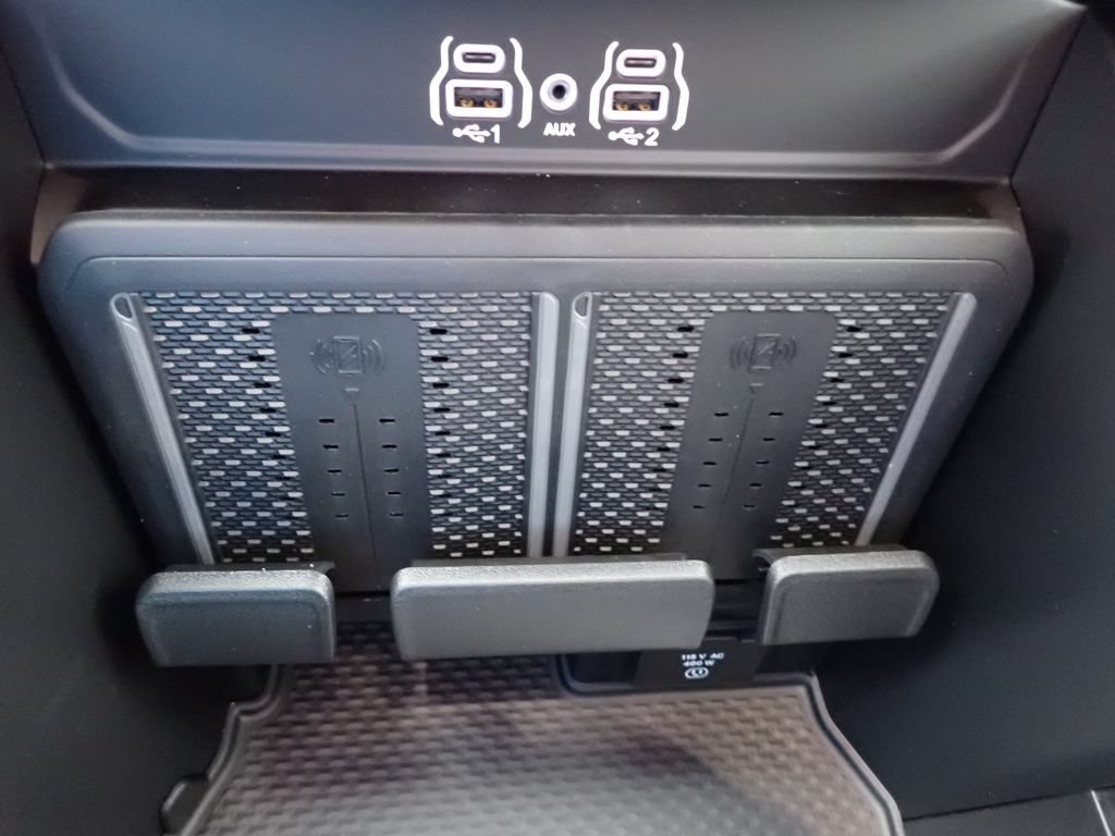 New 2026 RAM 2500 Laramie w/ Night Edition AWD/4WD image 7