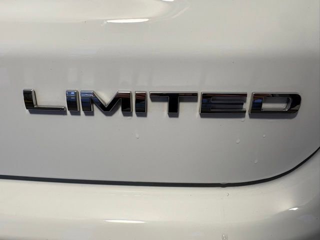 Used 2023 Jeep Compass Limited w/ Elite Group AWD/4WD image 13