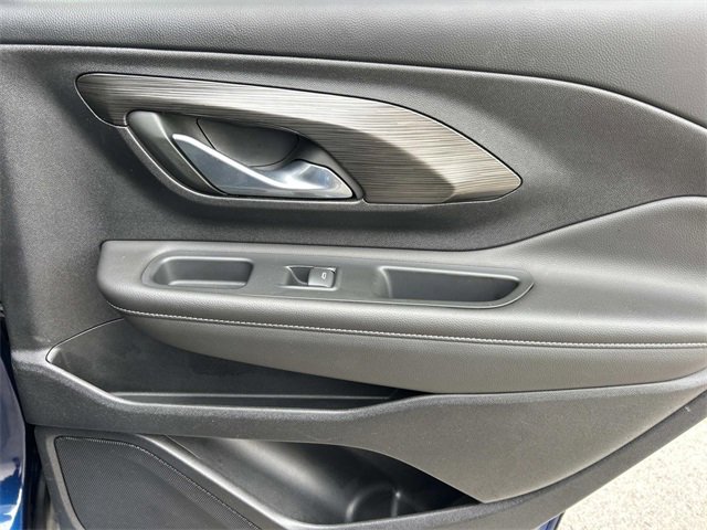 Used 2023 GMC Terrain SLT image 23