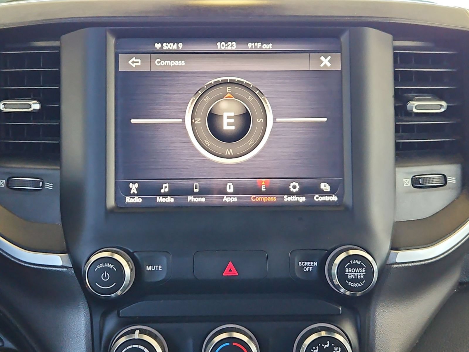 Used 2019 RAM 1500 Big Horn AWD/4WD image 18