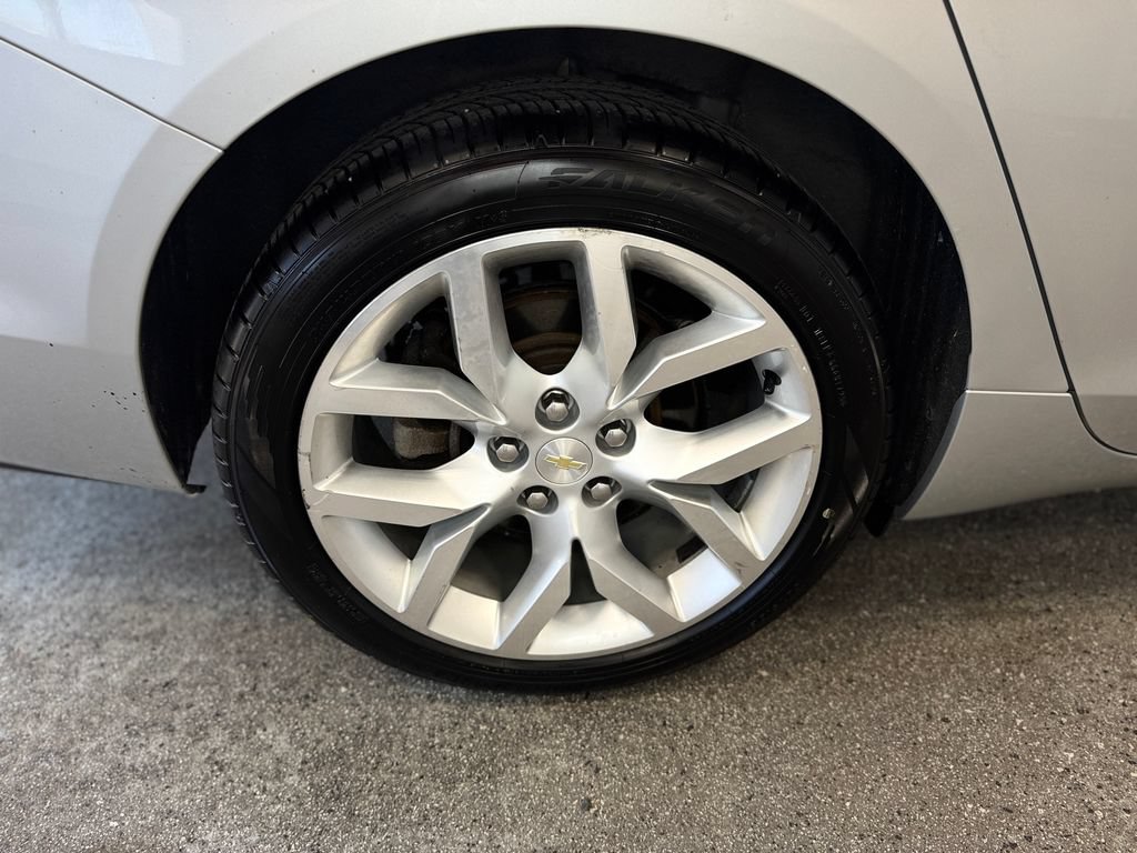 Used 2018 Chevrolet Impala Premier FWD image 28