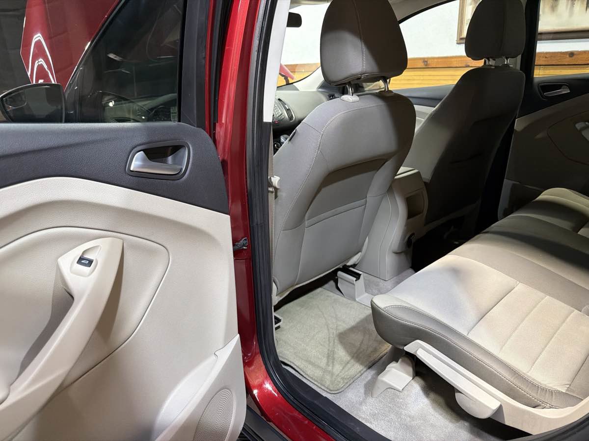 Used 2013 Ford Escape SE image 21