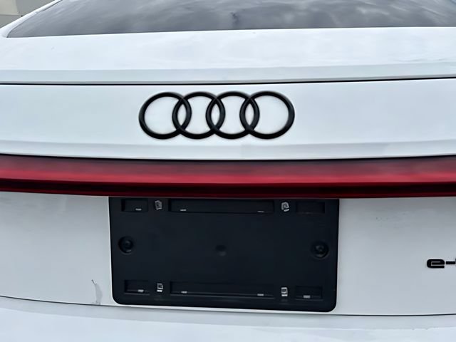 Used 2023 Audi RS e-tron GT w/ Carbon Performance Package AWD/4WD image 14
