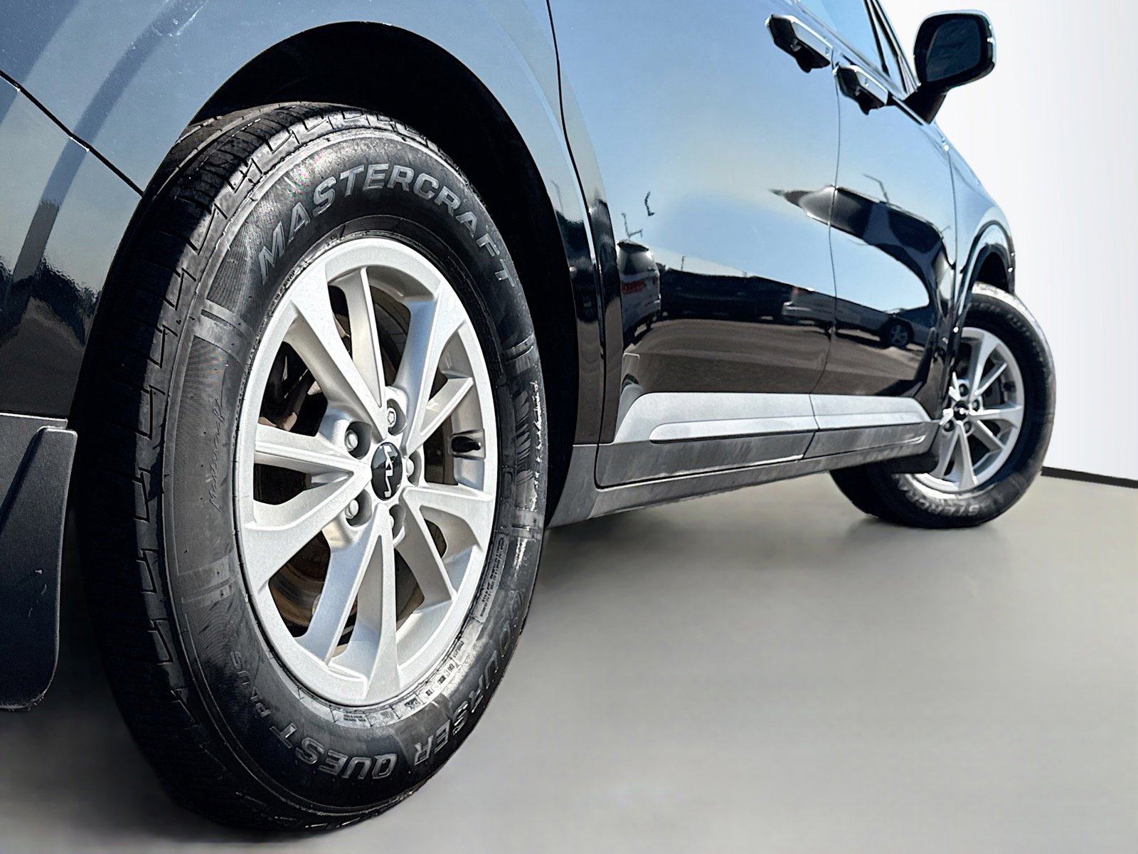 Used 2023 Kia Carnival LX image 16