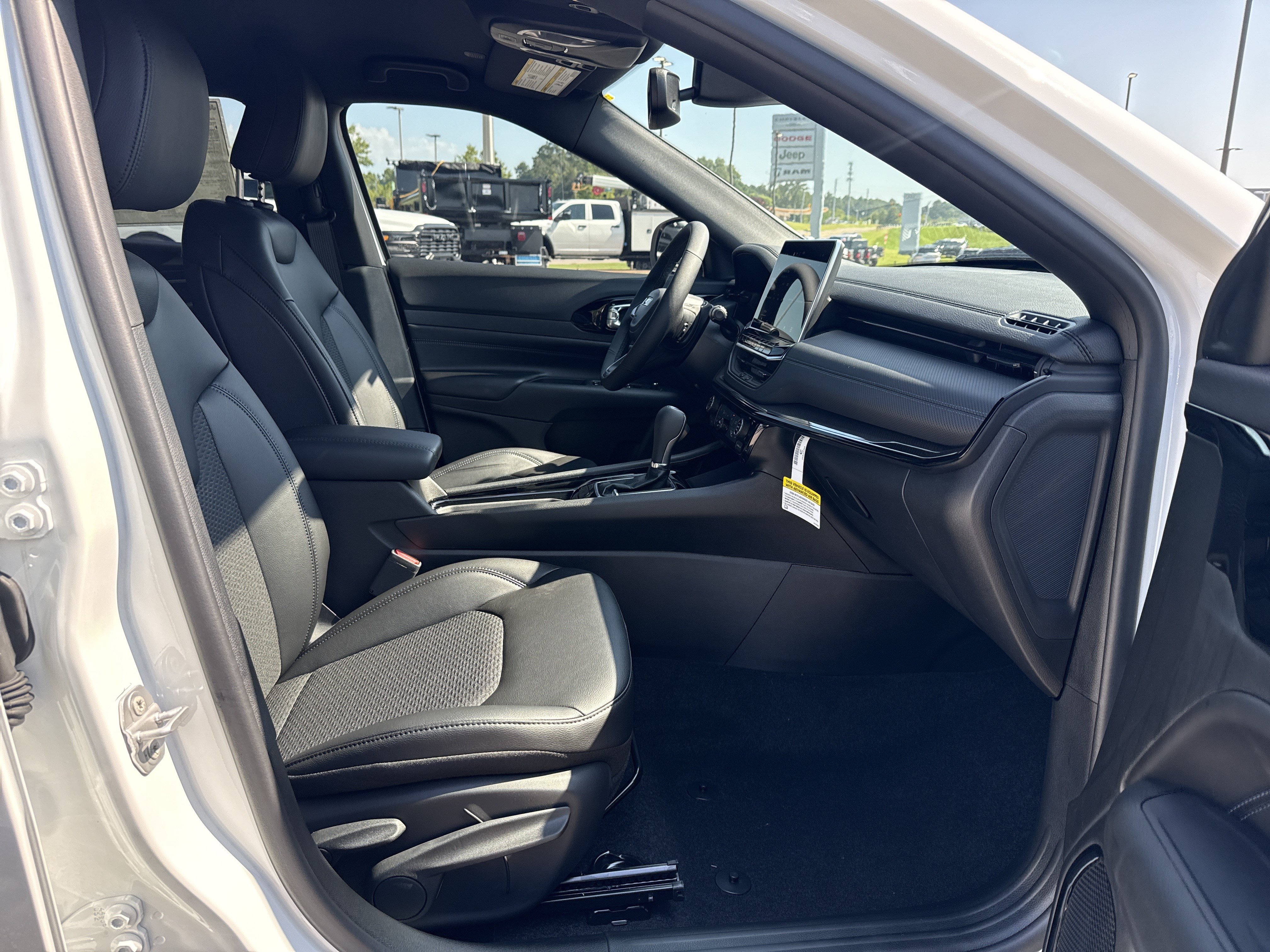 New 2026 Jeep Compass Latitude AWD/4WD image 13