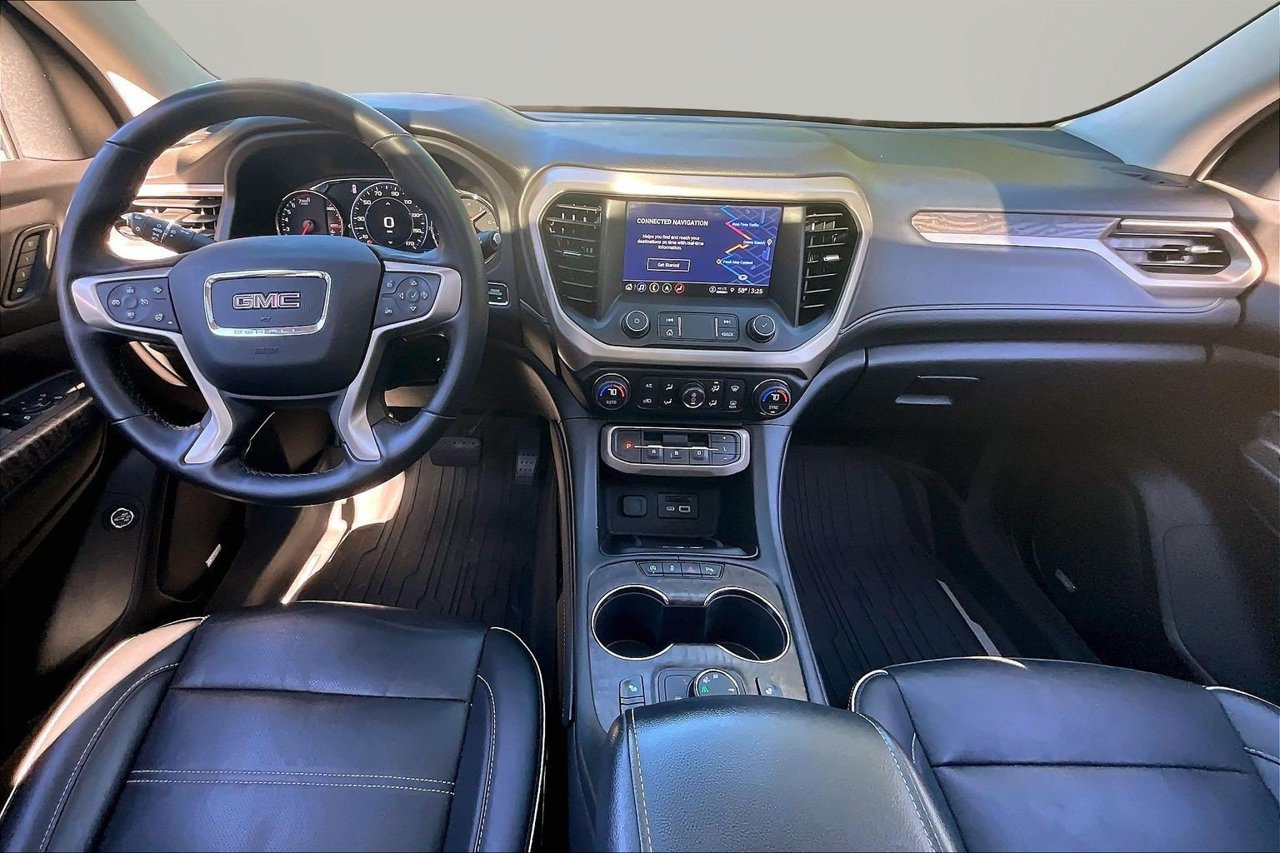 Used 2023 GMC Acadia Denali w/ Black Diamond Edition FWD image 14