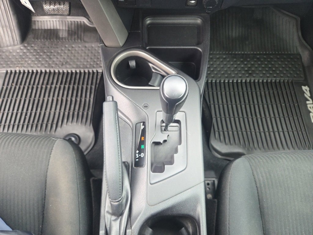 Used 2018 Toyota RAV4 LE w/ All Weather Liner Package image 21