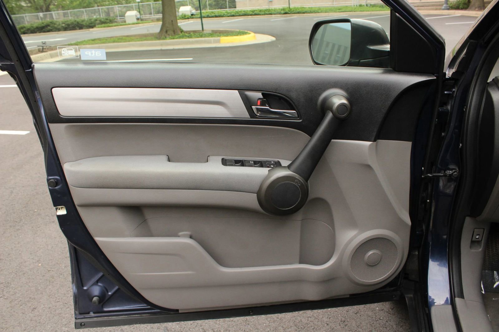 Used 2011 Honda CR-V LX image 13