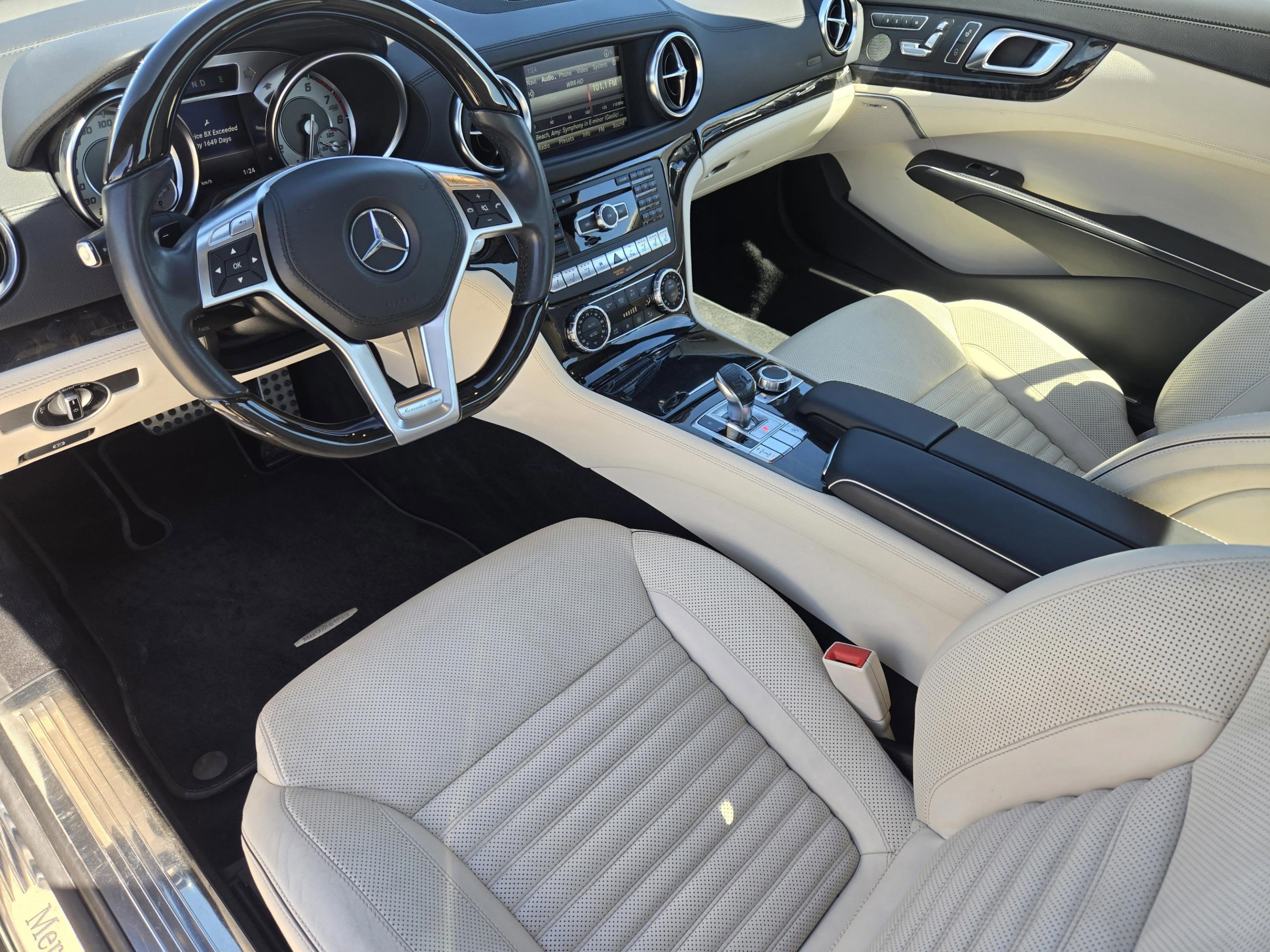 Used 2016 Mercedes-Benz SL 550 image 21