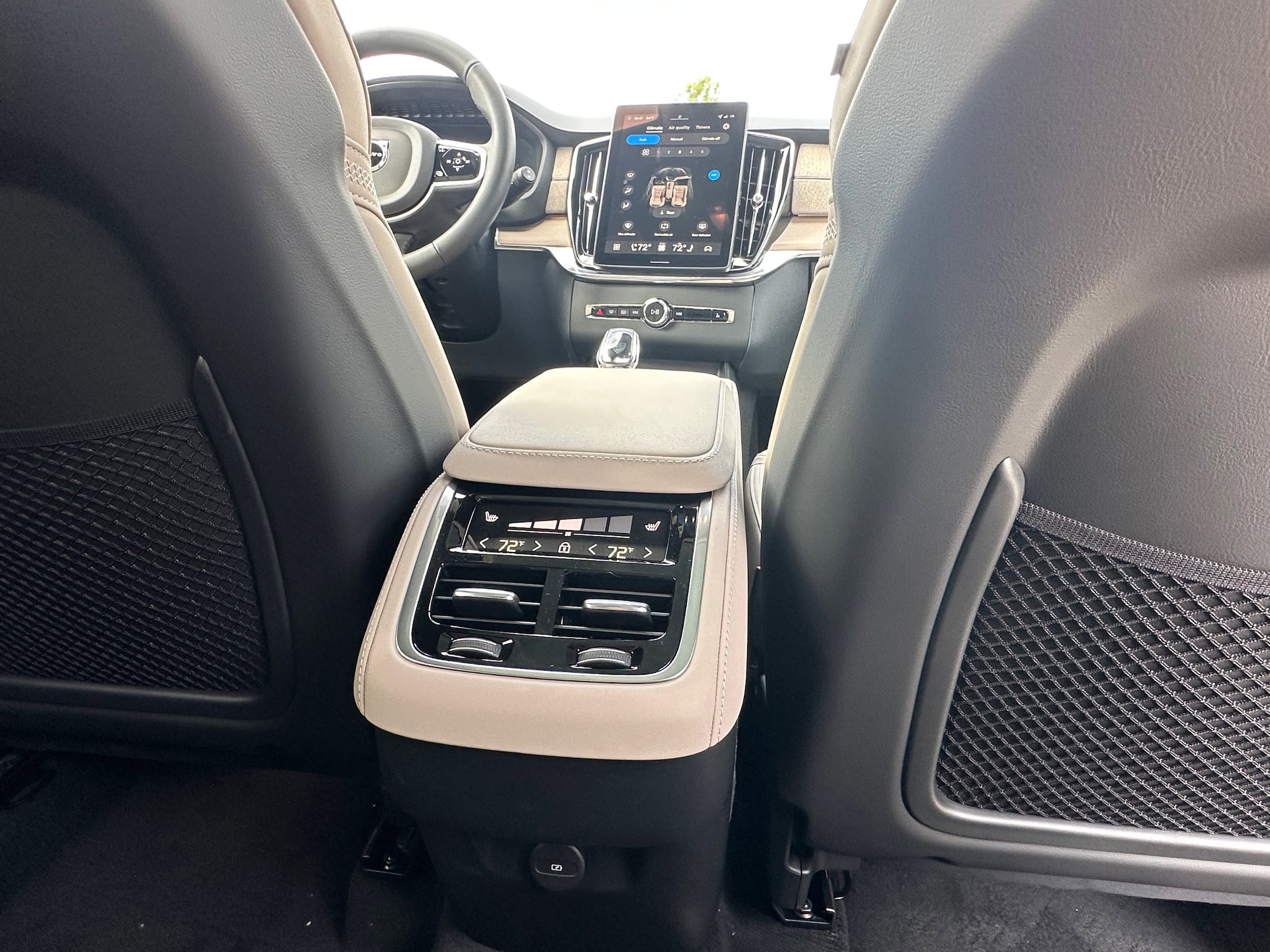 Used 2026 Volvo XC90 B6 Plus w/ Protection Package Premier AWD/4WD image 12