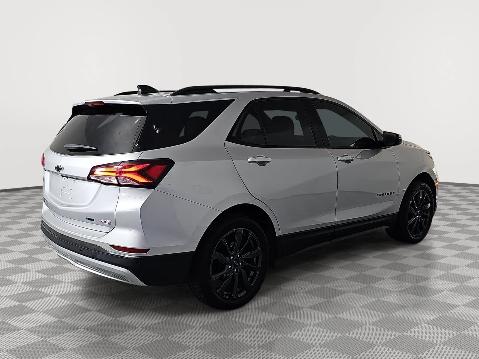 Used 2022 Chevrolet Equinox RS w/ RS Leather Package AWD/4WD image 8