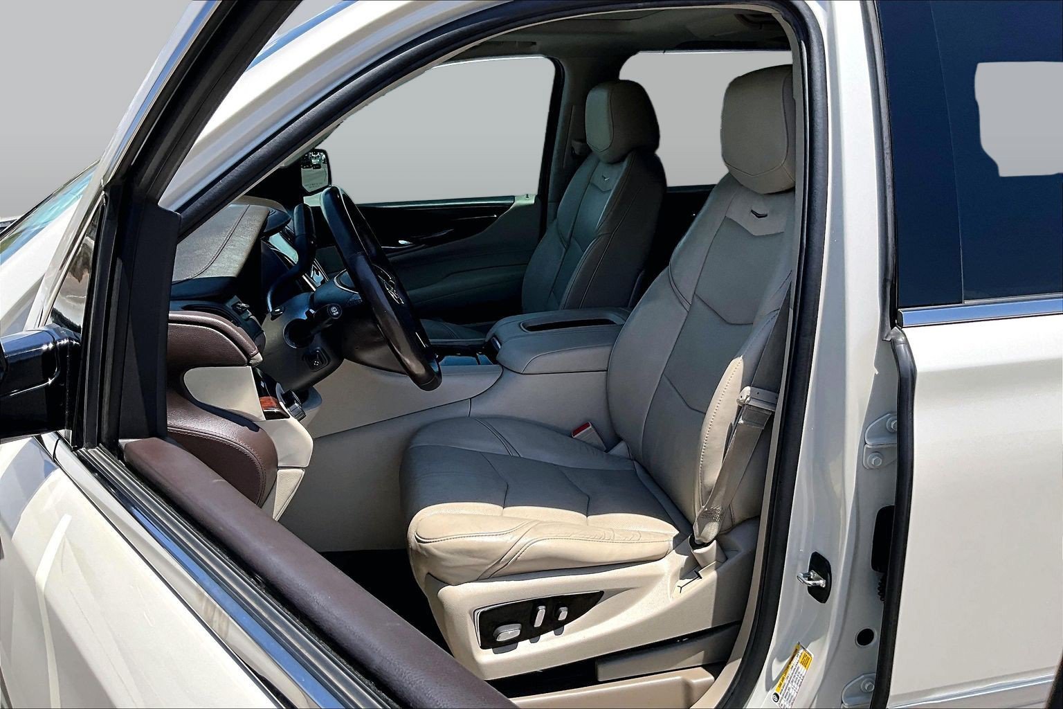 Used 2015 Cadillac Escalade ESV Luxury AWD/4WD image 26