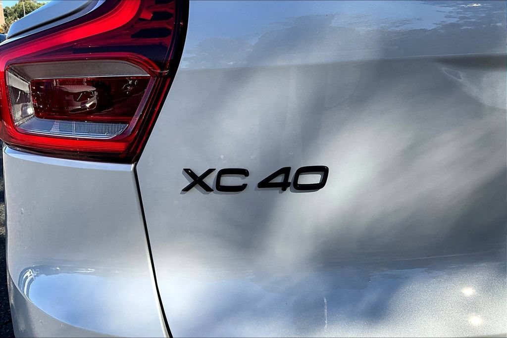 New 2026 Volvo XC40 B5 Ultra w/ Protection Package Premier AWD/4WD image 8