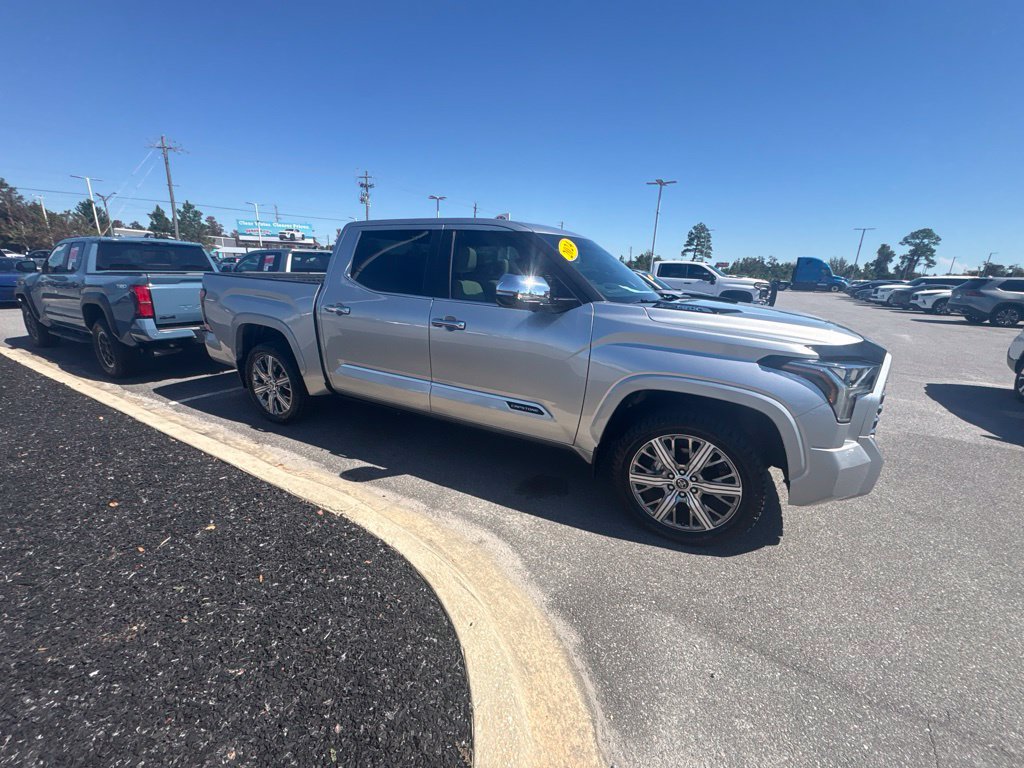 Used 2024 Toyota Tundra Capstone AWD/4WD image 17