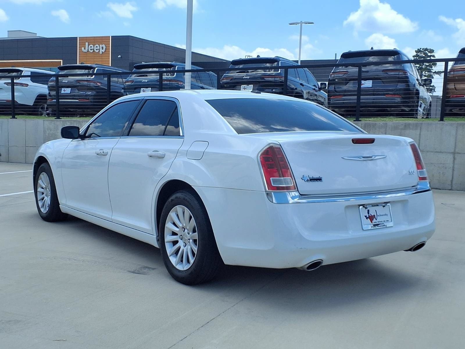 Used 2014 Chrysler 300 RWD image 2