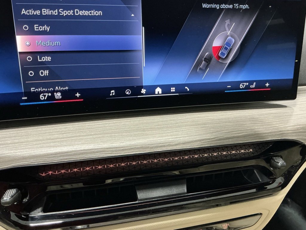 Used 2025 BMW 330i Sedan w/ Convenience Package image 10