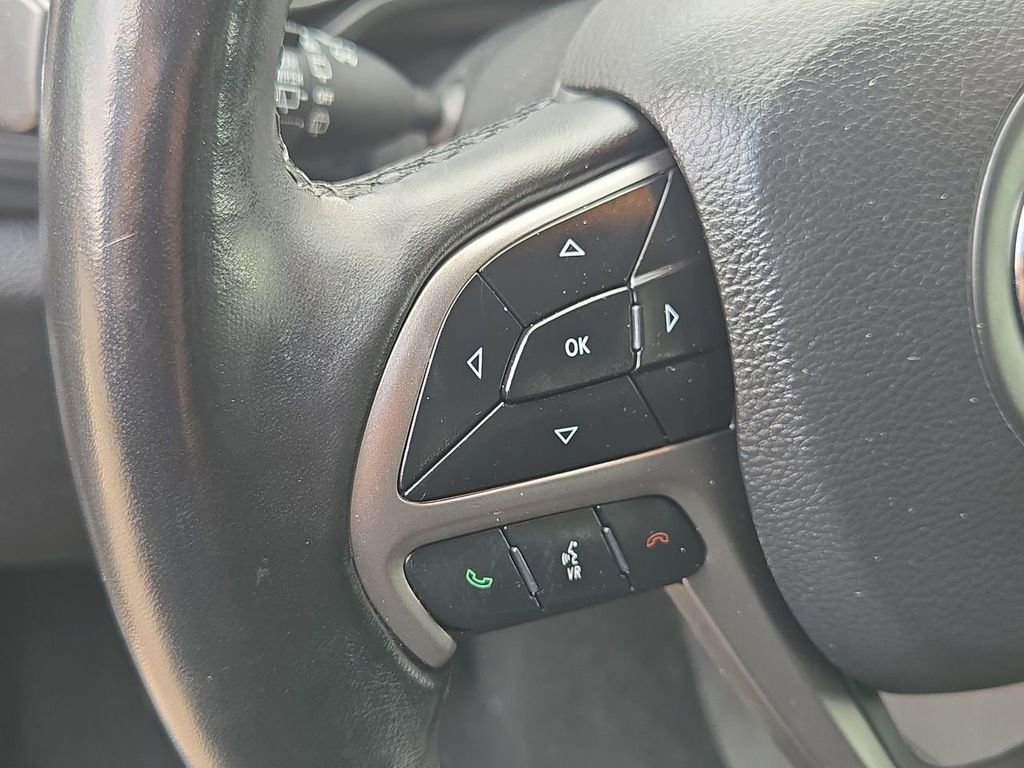 Used 2020 Jeep Grand Cherokee Laredo image 17