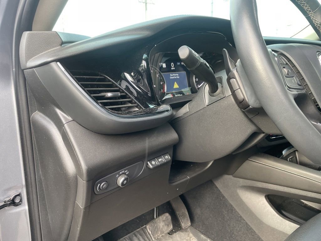 Used 2022 Buick Envision Avenir w/ Safety Package image 18