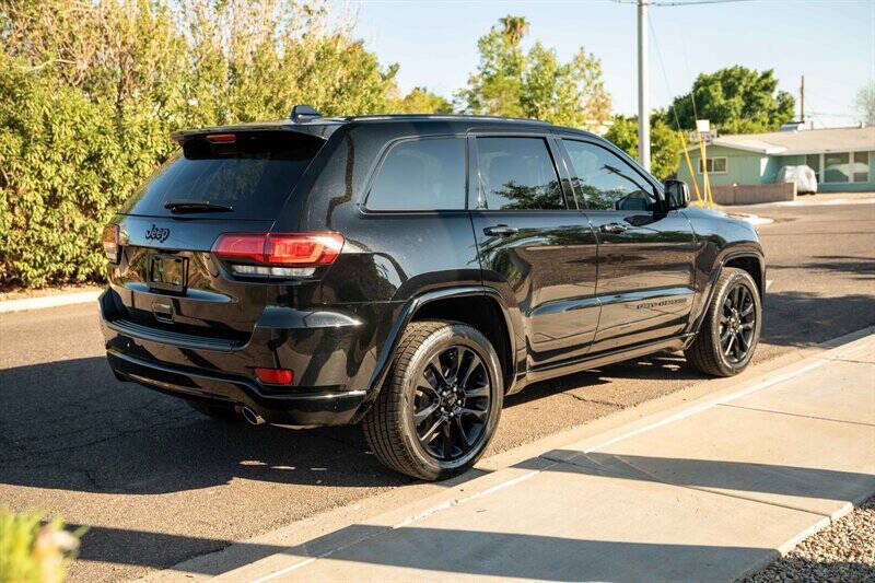Used 2020 Jeep Grand Cherokee Altitude image 5