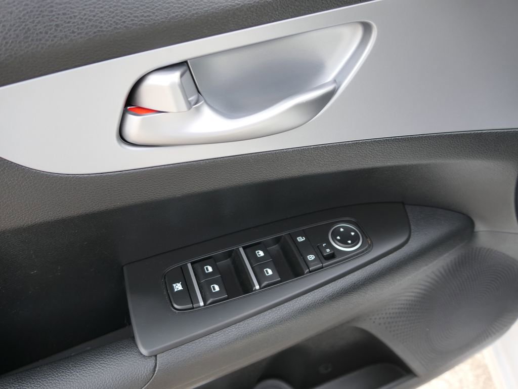 Used 2023 Kia Forte LXS image 12