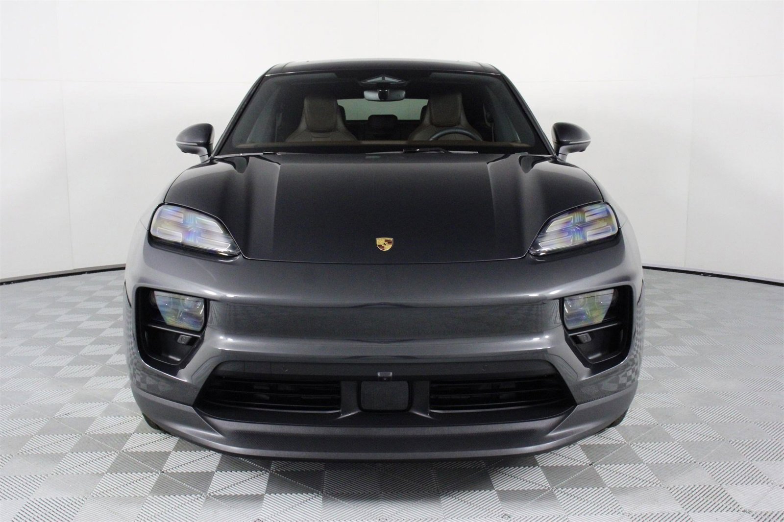 Used 2025 Porsche Macan 4 Electric image 10