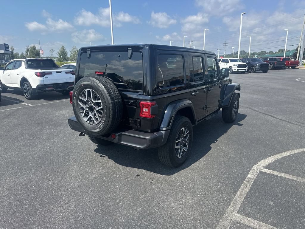 Used 2026 Jeep Wrangler Unlimited Sahara AWD/4WD image 8