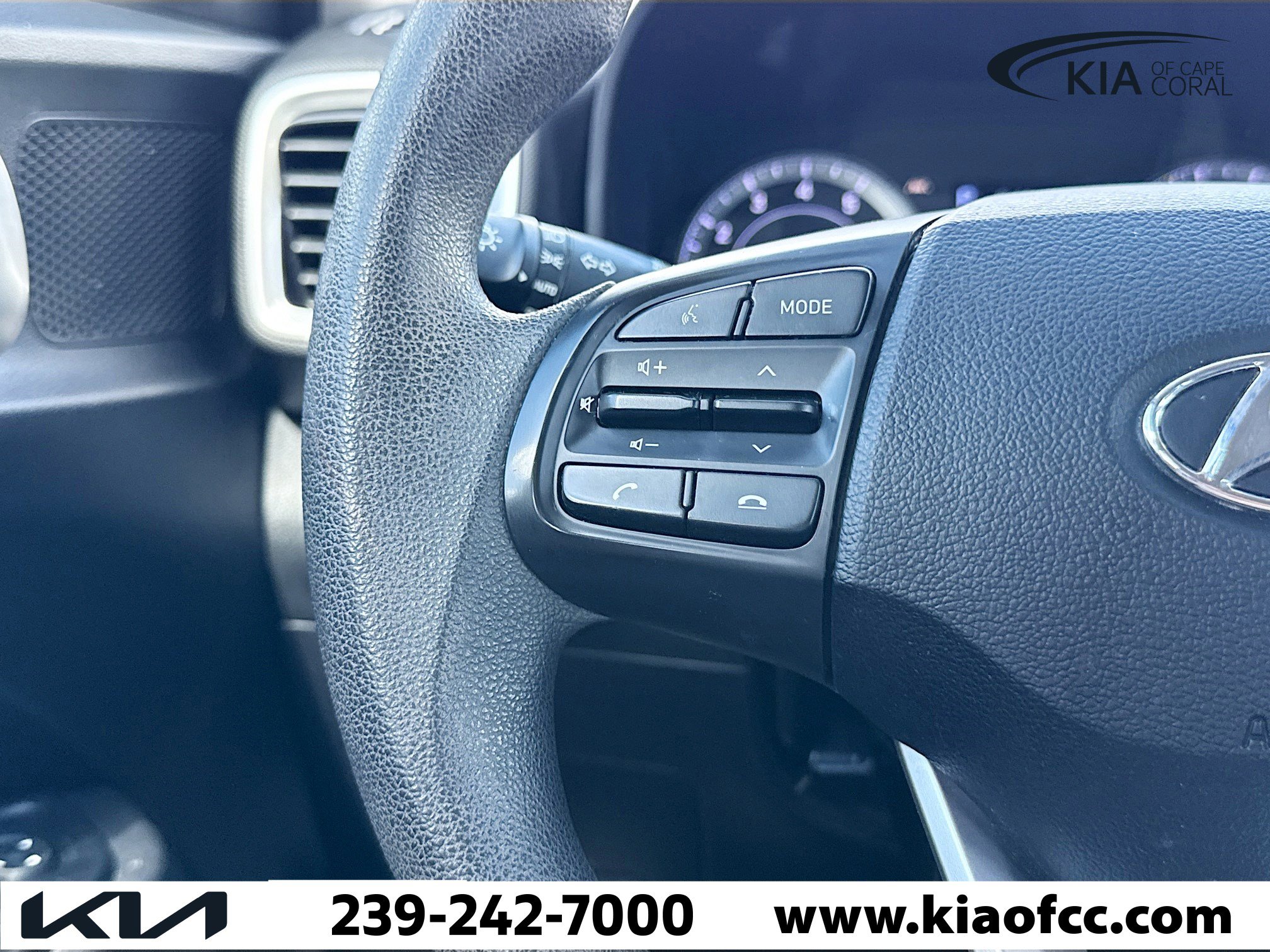 Used 2022 Hyundai Venue SE image 32