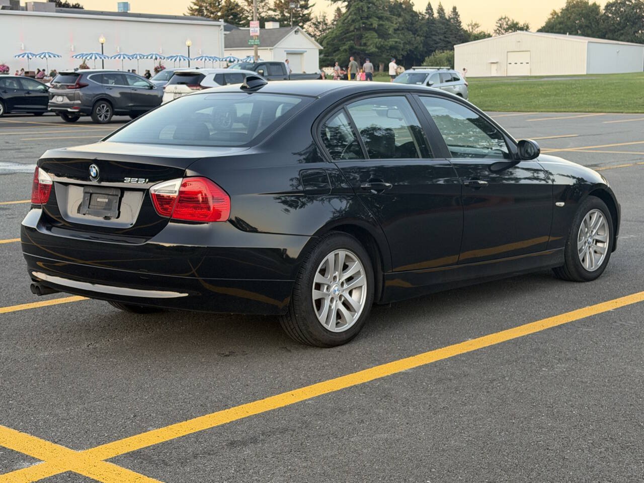Used 2006 BMW 325i Sedan RWD image 4